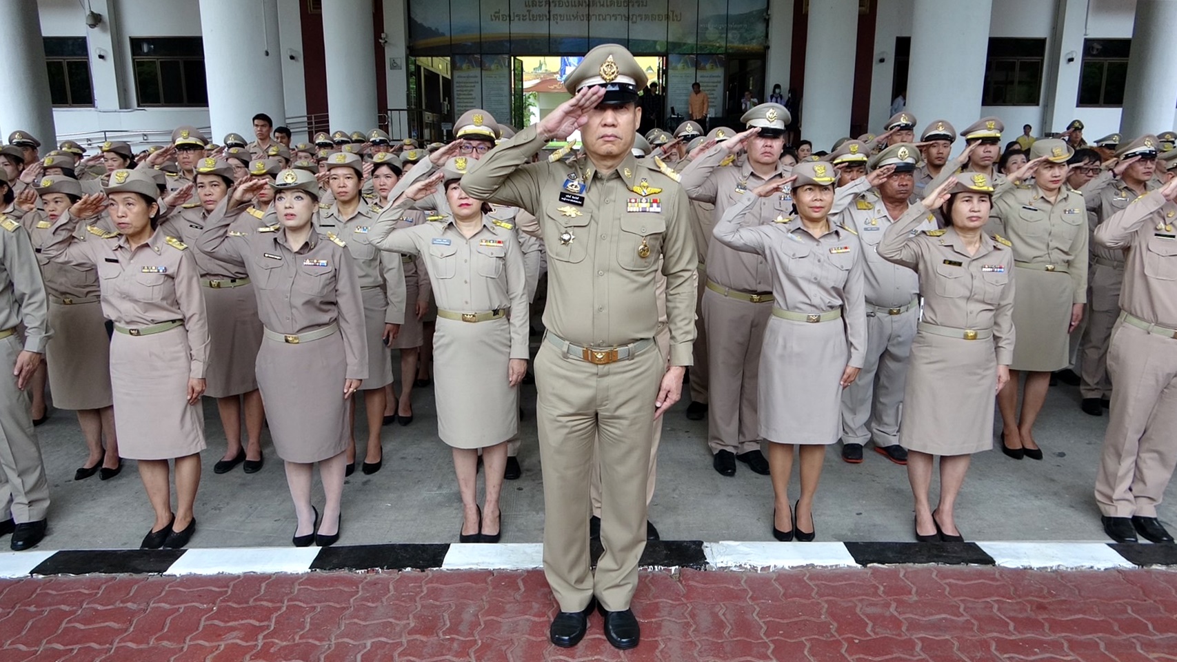 เชียงใหม่ จัดกิจกรรมเคารพธงชาติ เนื่องในวันพระราชทานธงชาติไทย ประจำปี 2566