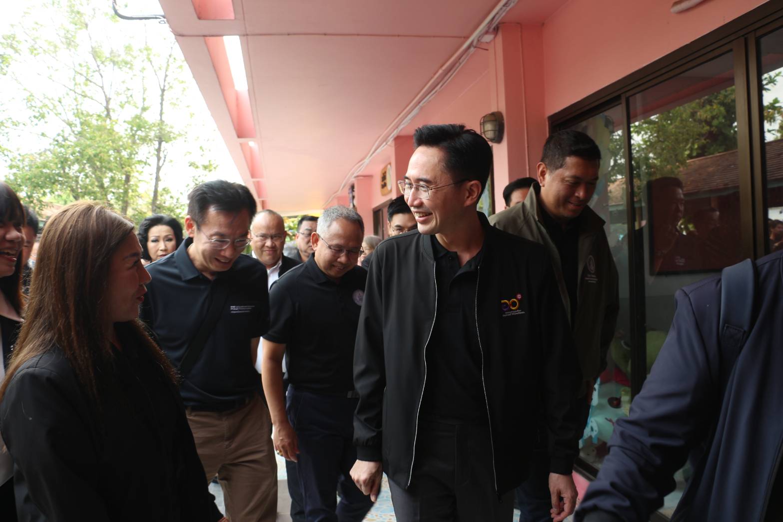 รองนายกฯ จับมือ รมต.พม. ลงพื้นที่เชียงใหม่ติดตามการดูแลกลุ่มเปราะบางที่ได้รับผลกระทบจากฝุ่น PM 2.5 พร้อมเยี่ยมชมนวัตกรรมระบบห้องปลอดฝุ่นครบวงจร