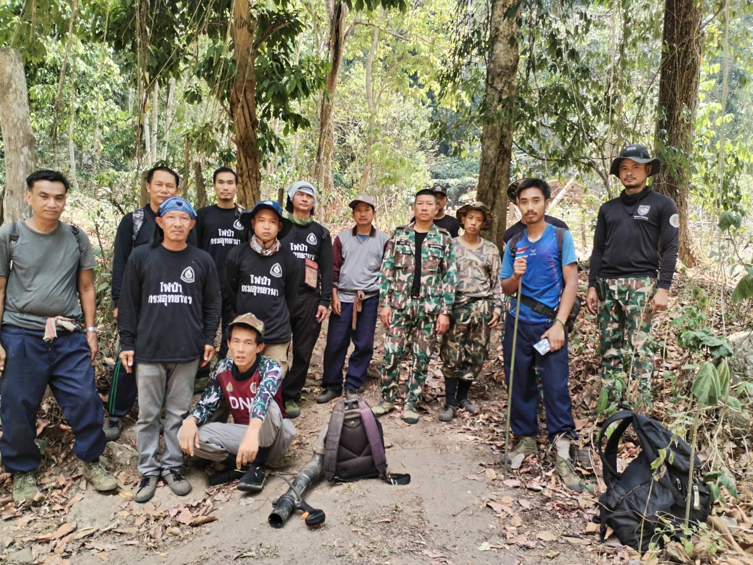 เจ้าหน้าที่เร่งควบคุมไฟป่าห้วยแม่ปั๋งสำเร็จ พบเสียหายรวม 75 ไร่ คาดว่าสาเหตุมาจากคนหาของป่าแล้วจุดไฟ